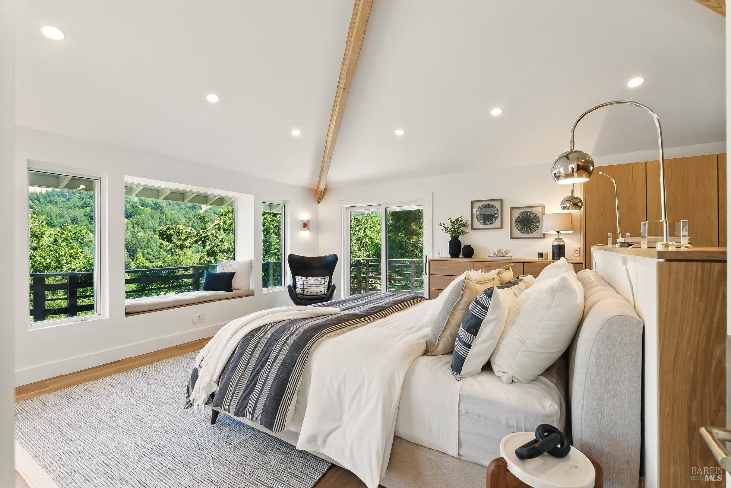 17 Madrone Ave