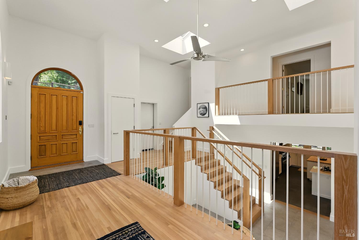 17 Madrone Ave