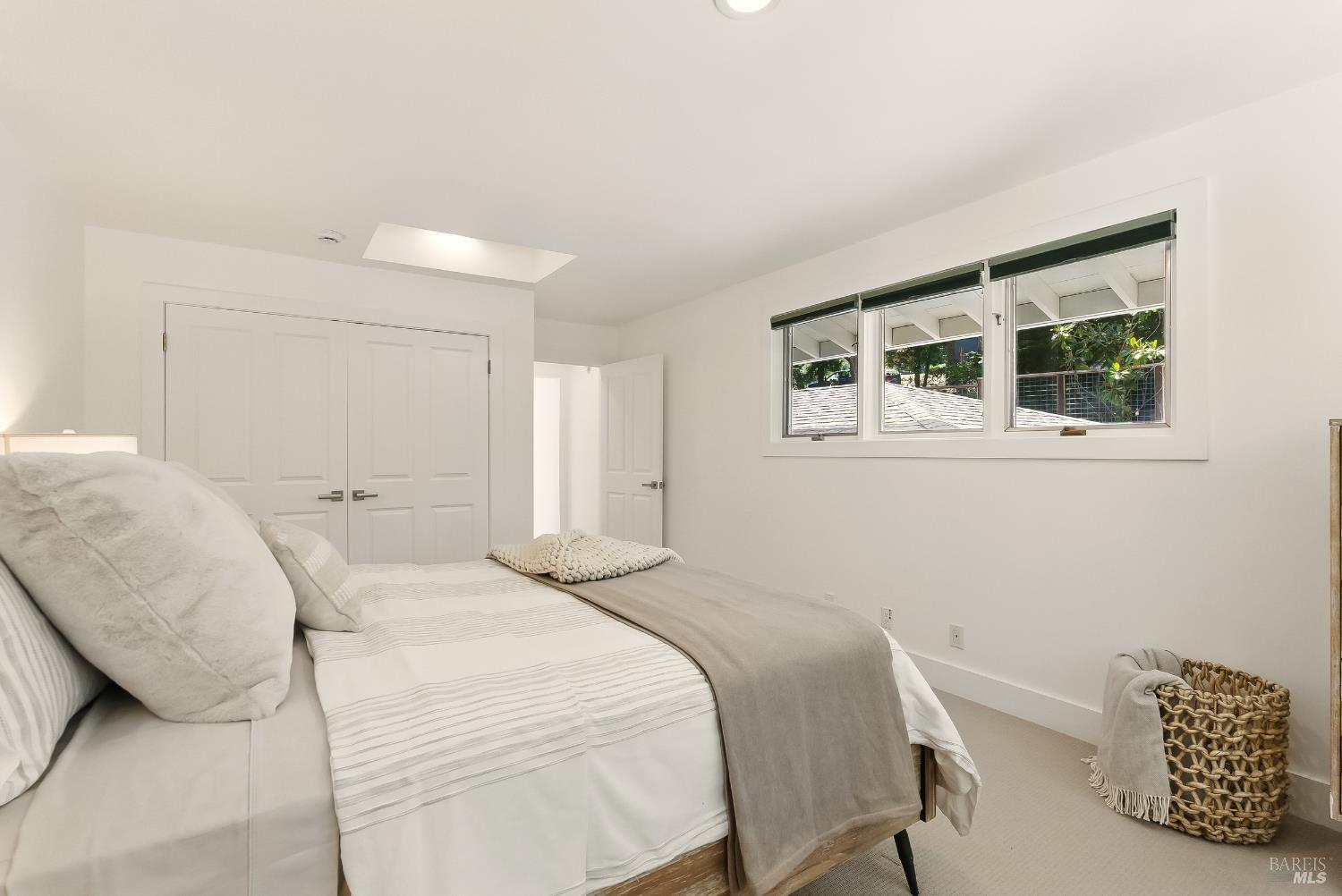 17 Madrone Ave