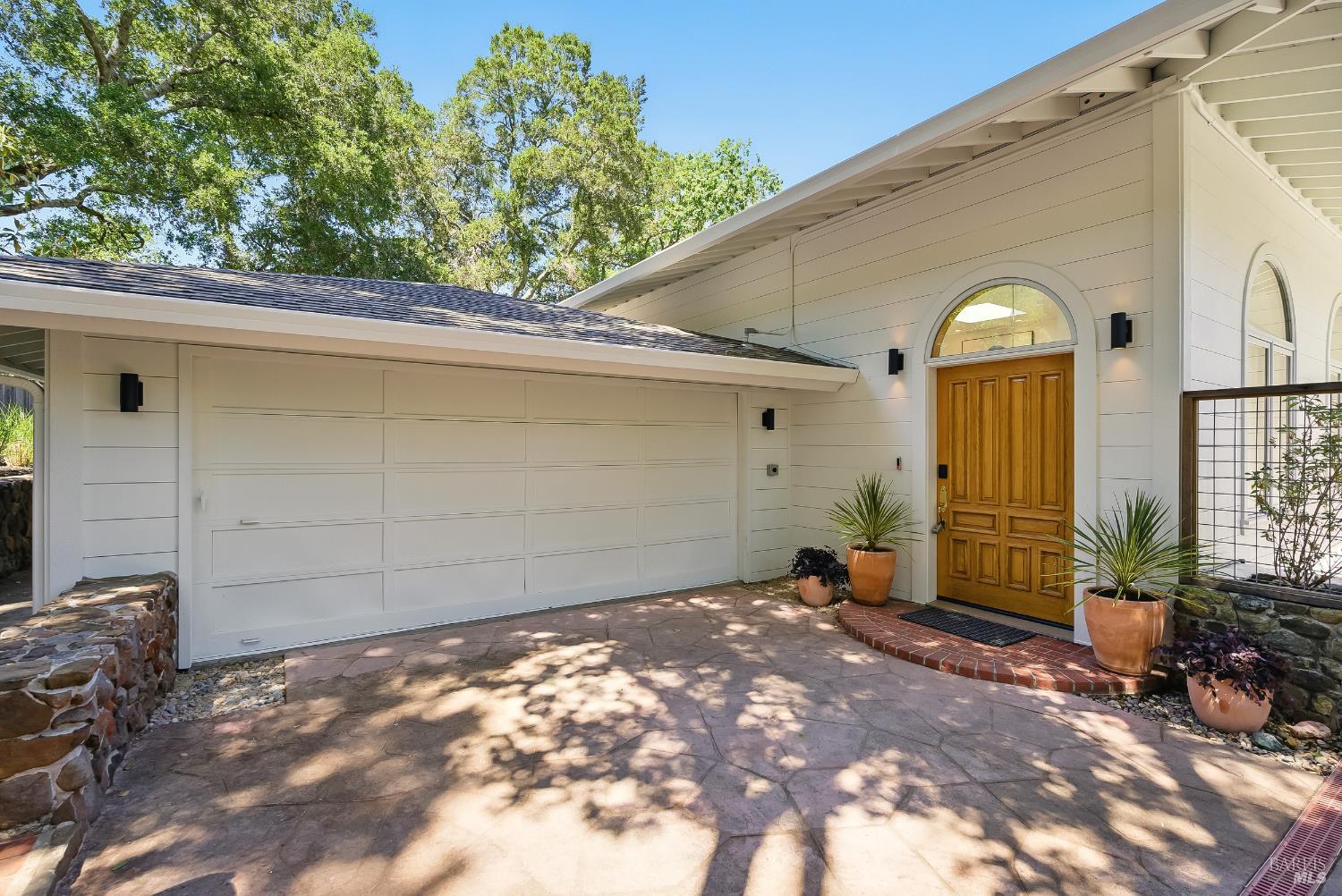17 Madrone Ave