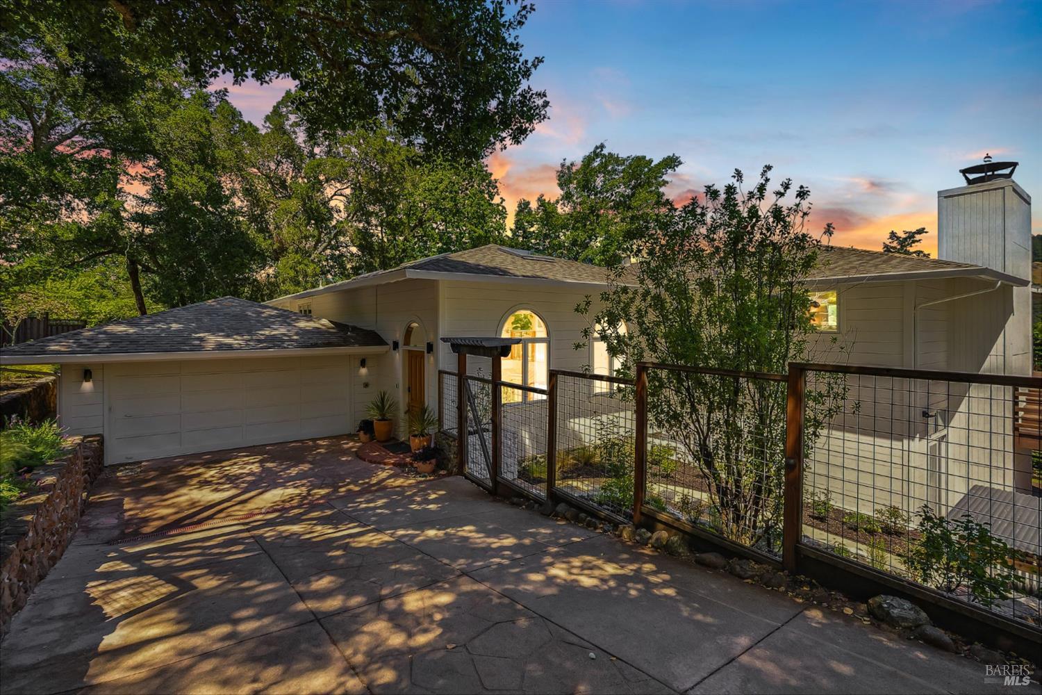 17 Madrone Ave
