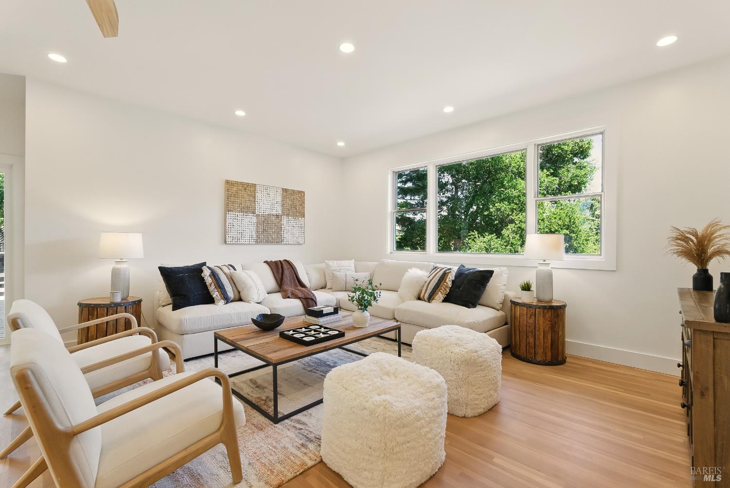 17 Madrone Ave