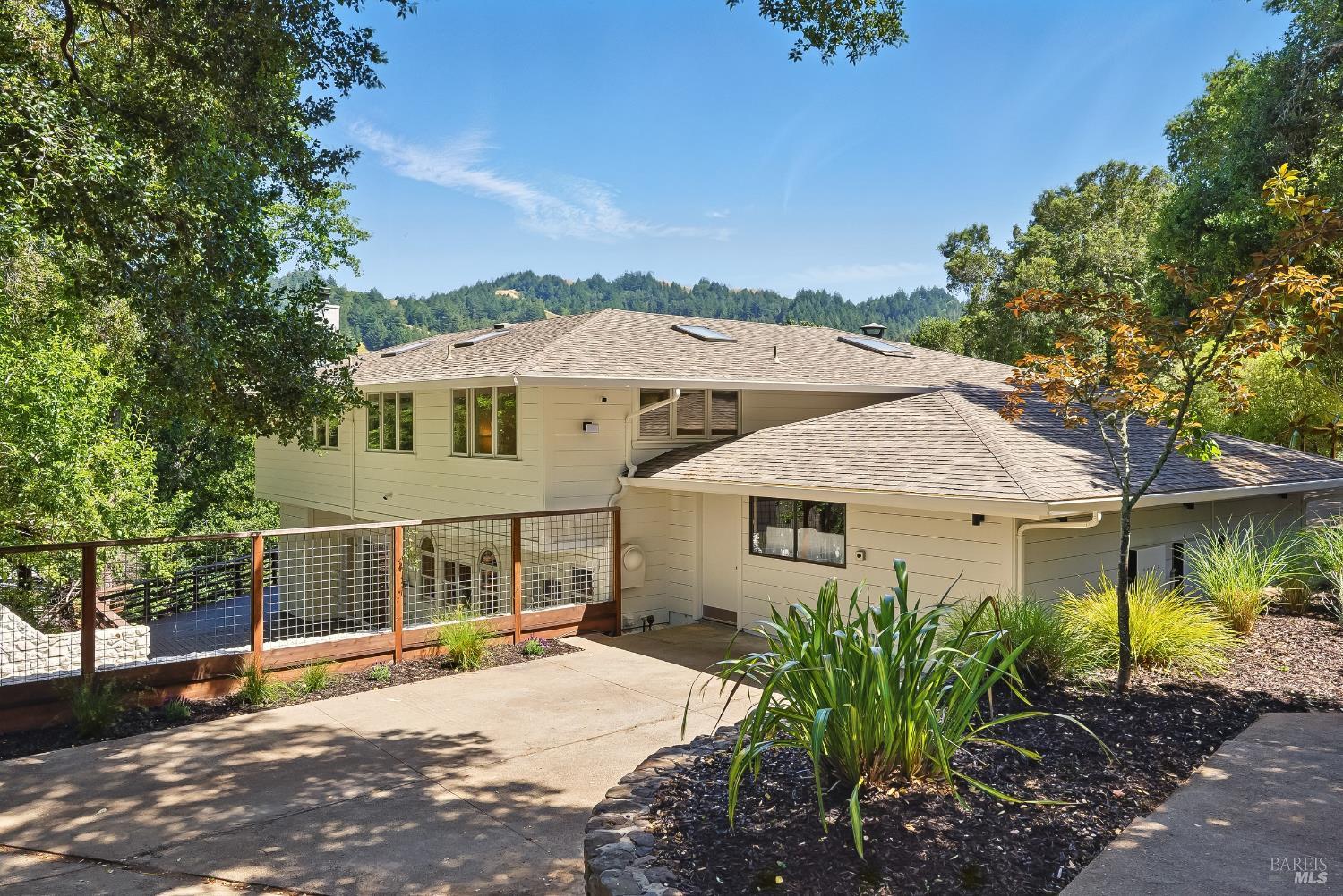 17 Madrone Ave