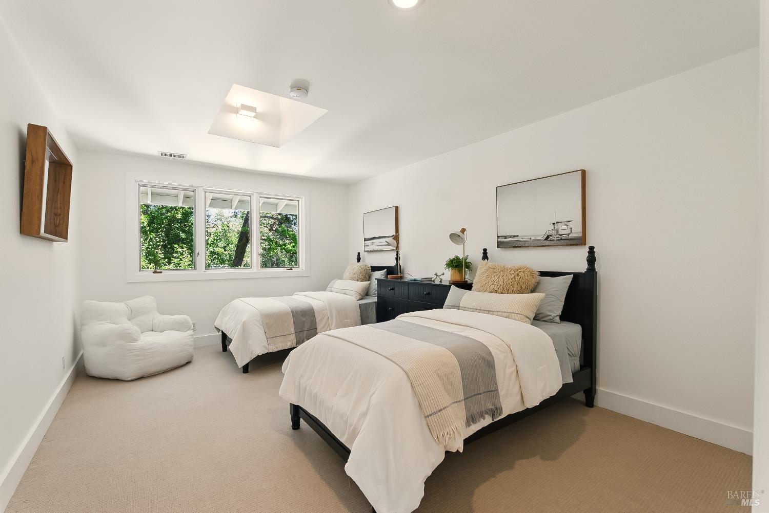 17 Madrone Ave