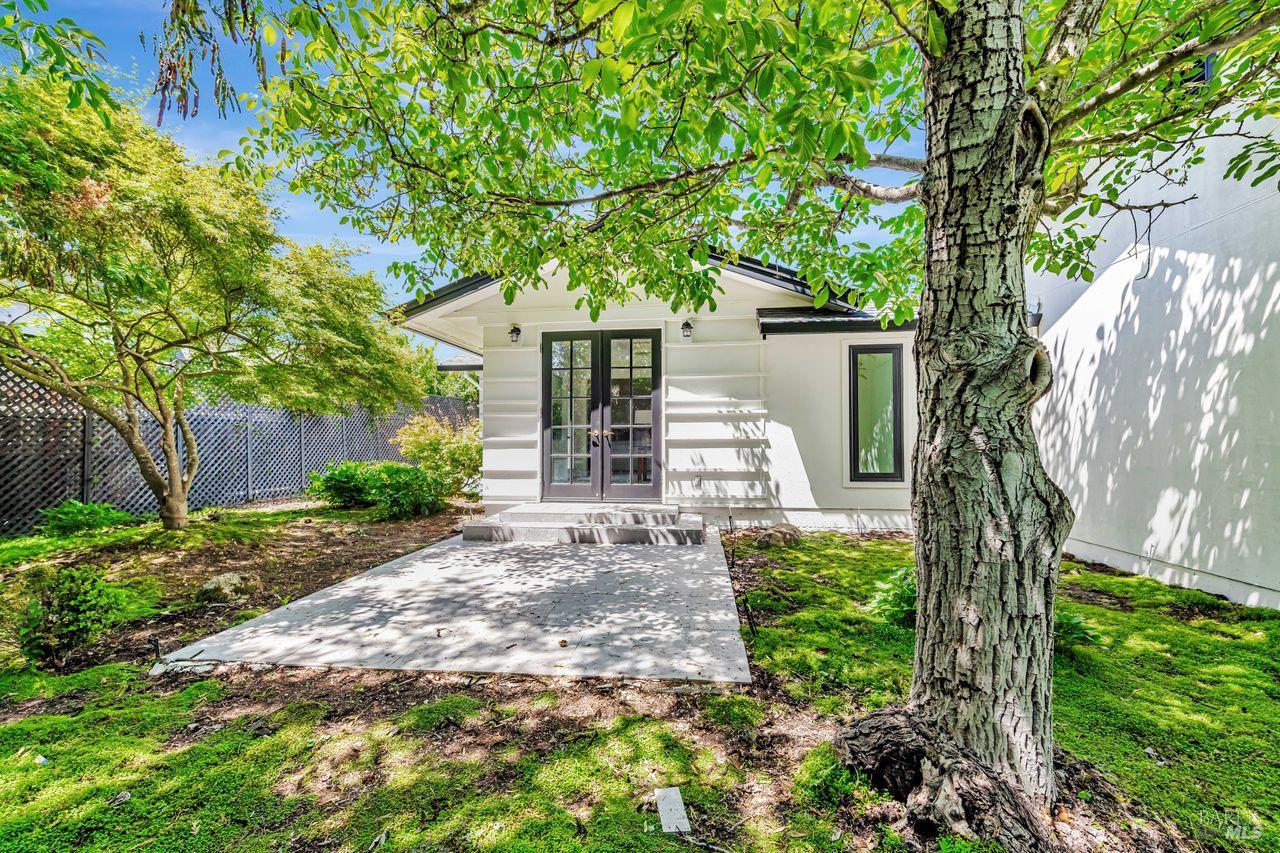 459 W Macarthur St