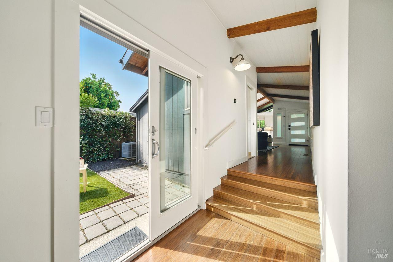 12 Oak Knoll Ave