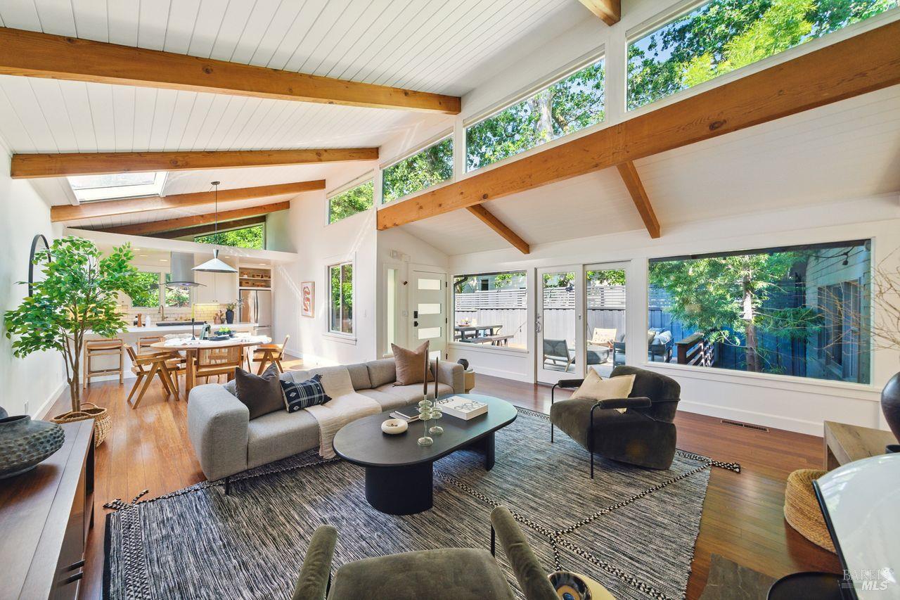 12 Oak Knoll Ave