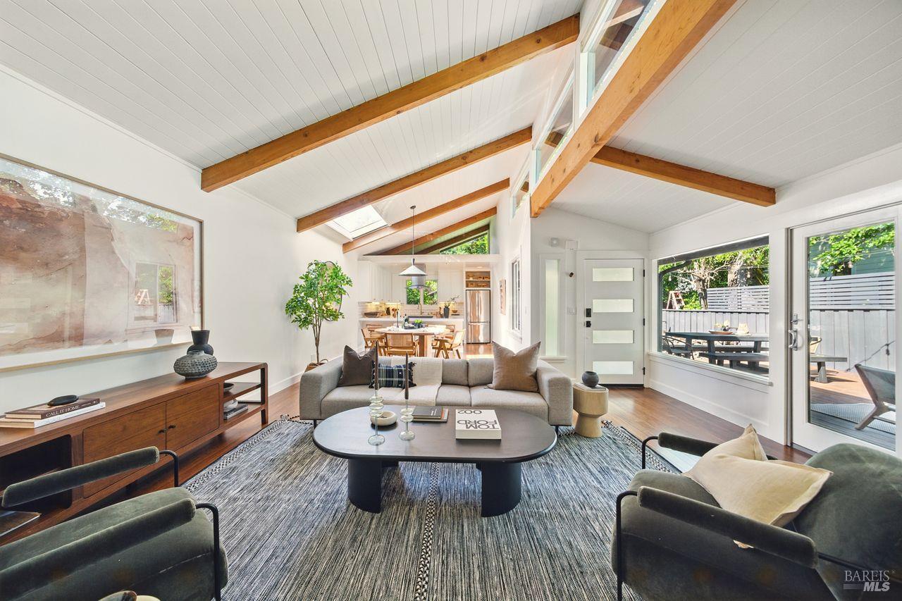 12 Oak Knoll Ave