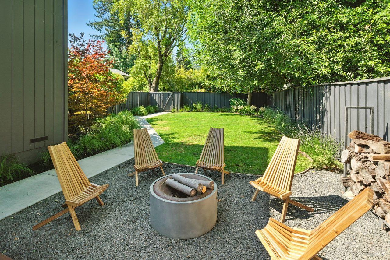 12 Oak Knoll Ave