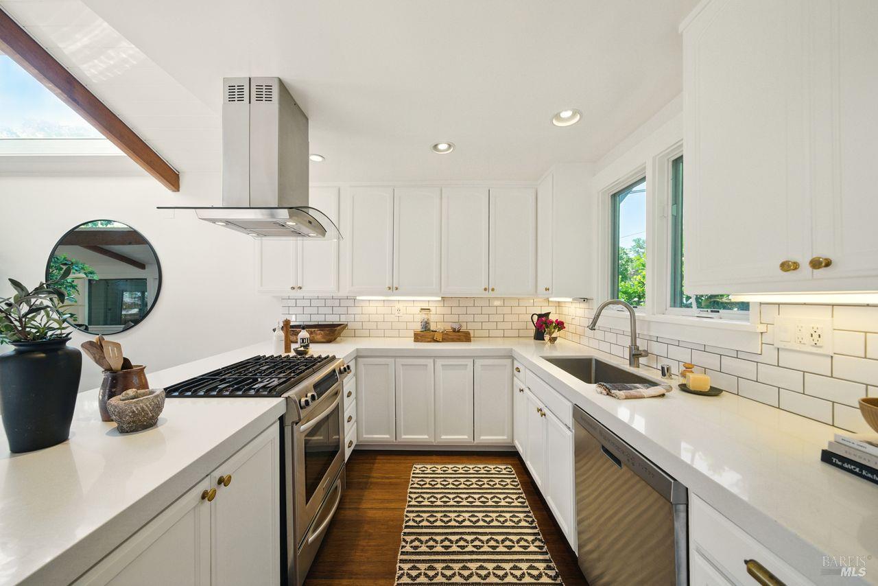 12 Oak Knoll Ave