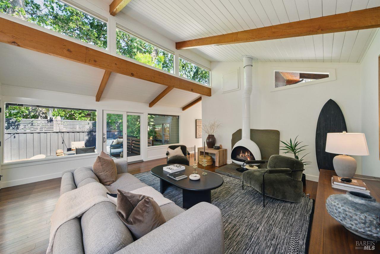 12 Oak Knoll Ave