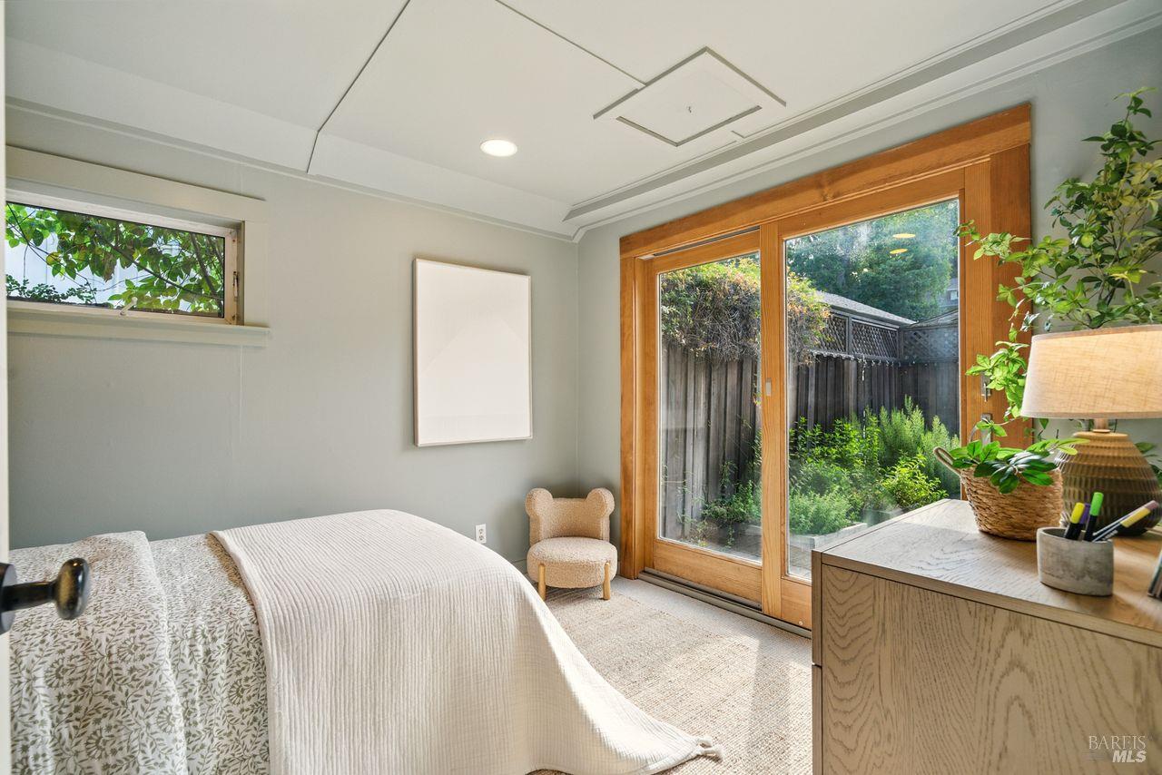 12 Oak Knoll Ave