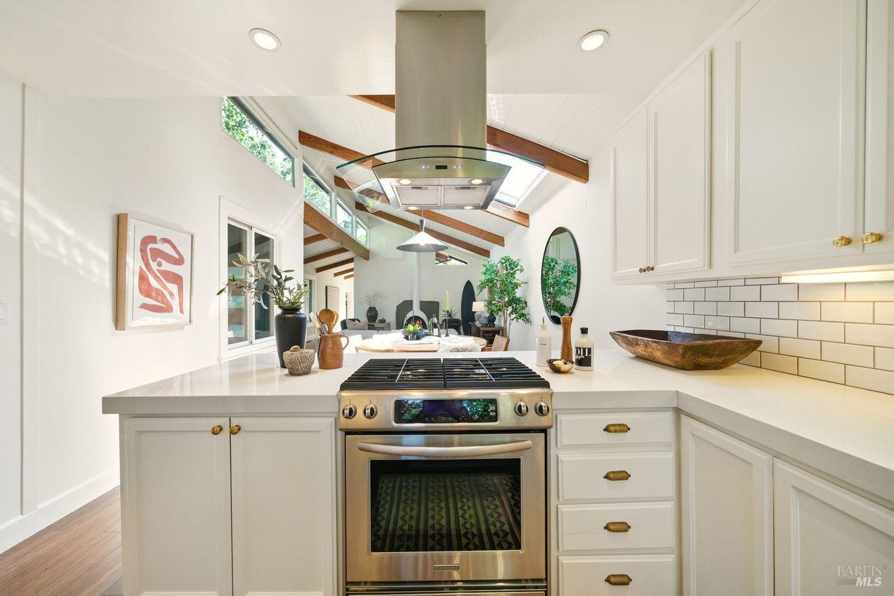 12 Oak Knoll Ave