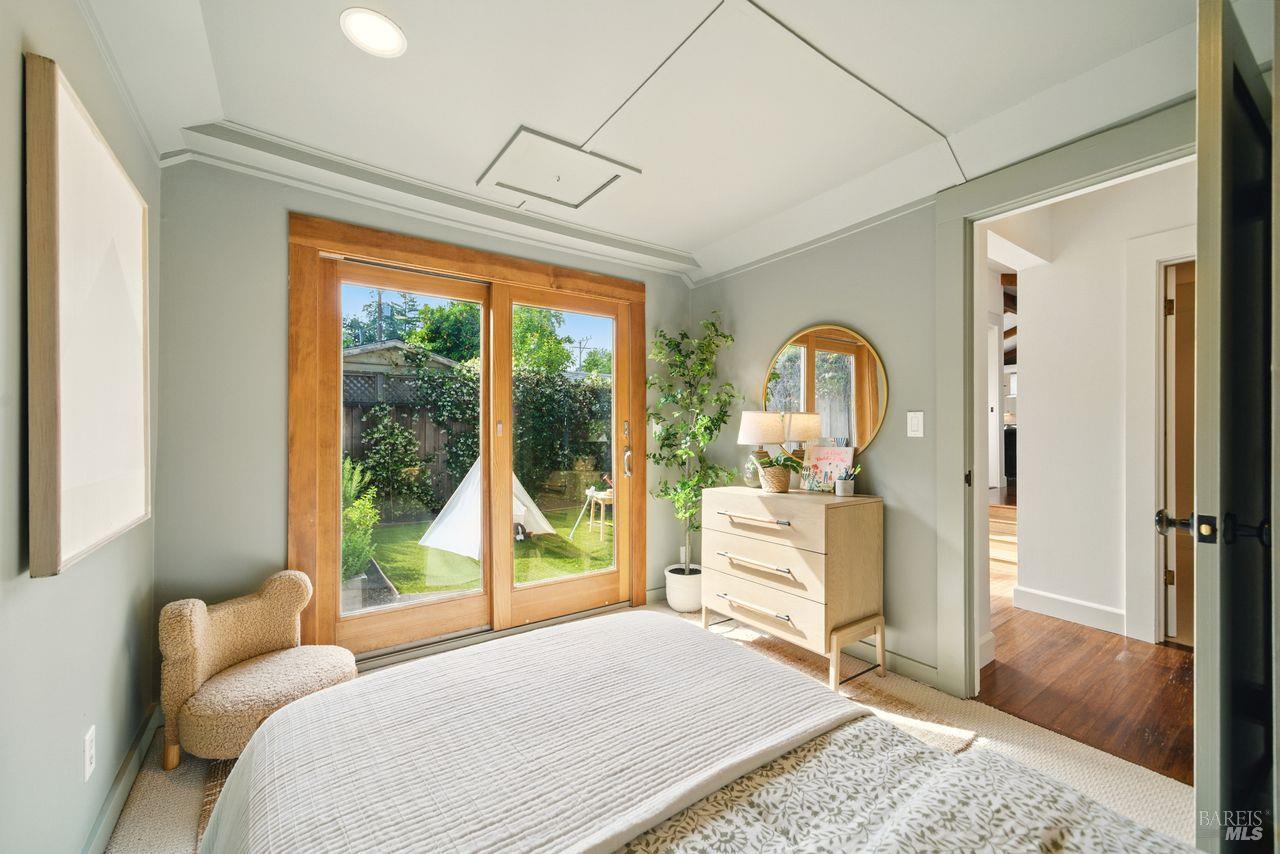 12 Oak Knoll Ave