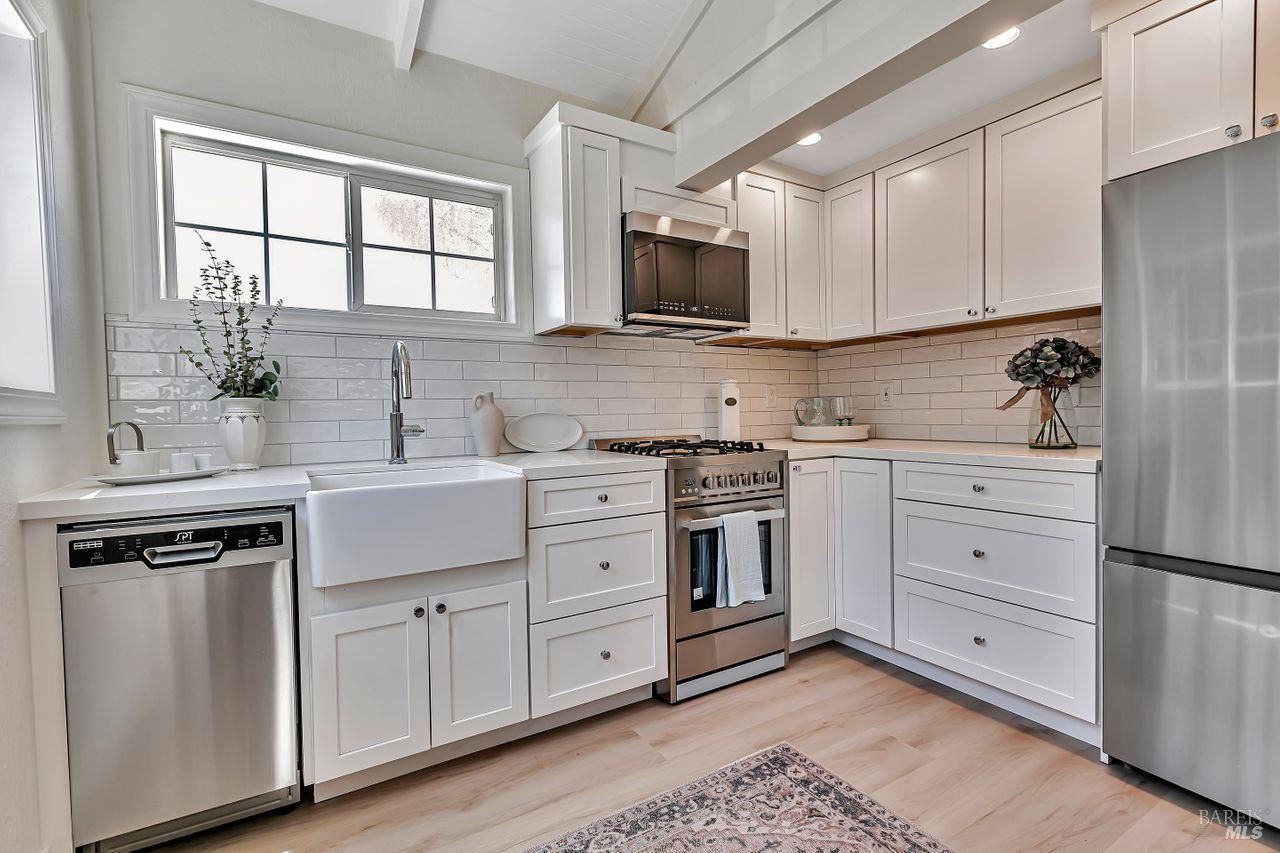 77 Taylor Dr