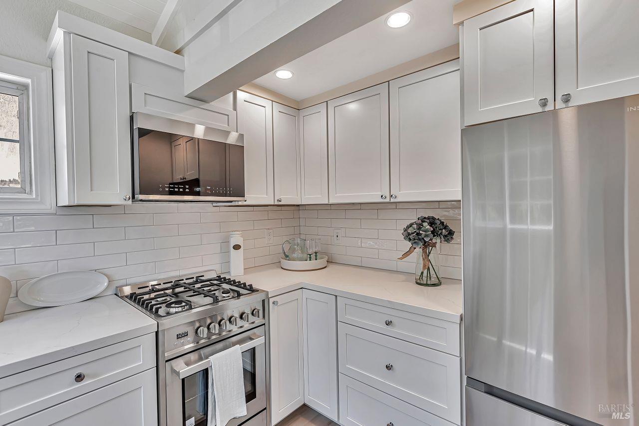 77 Taylor Dr
