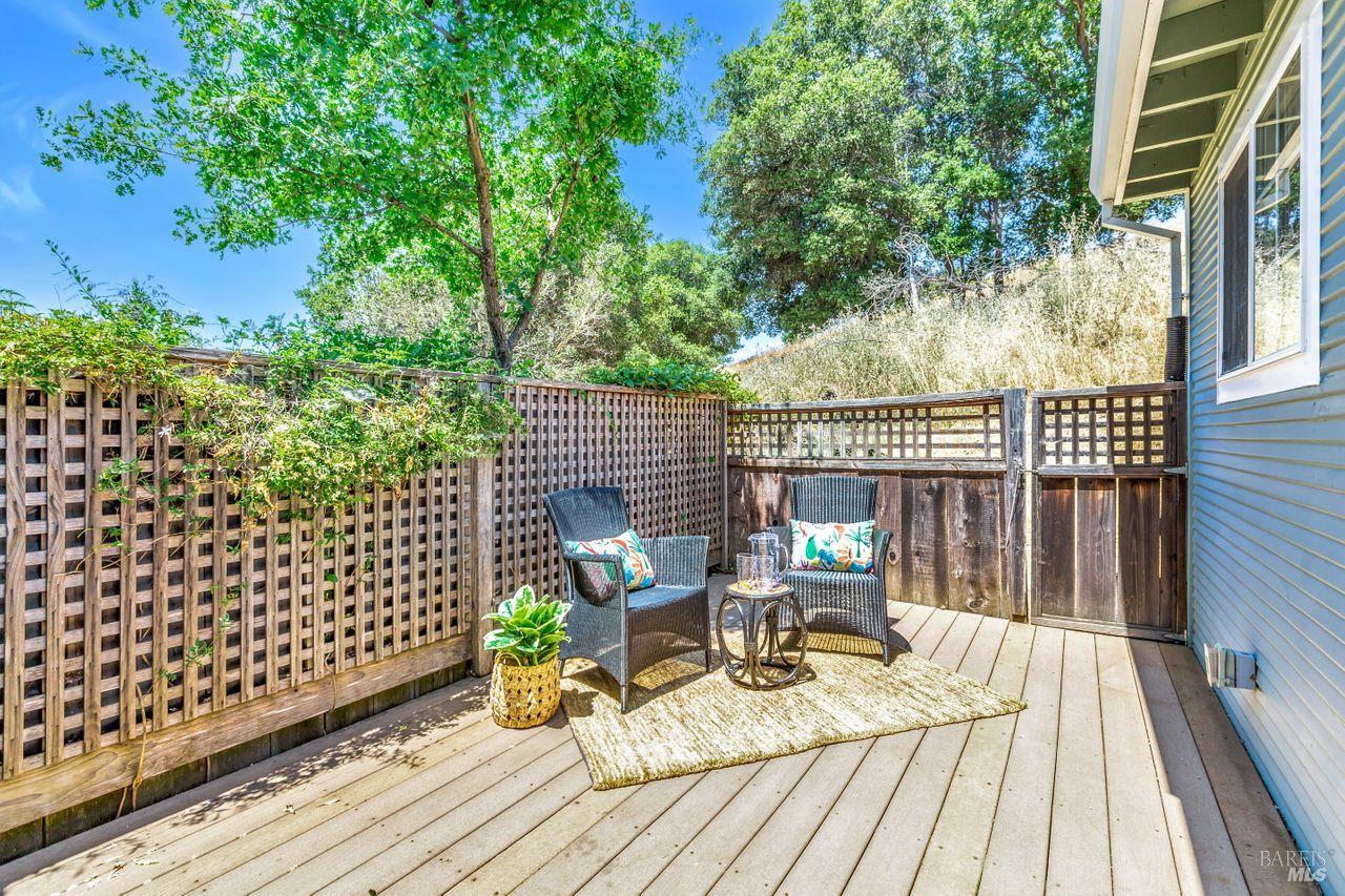 77 Taylor Dr