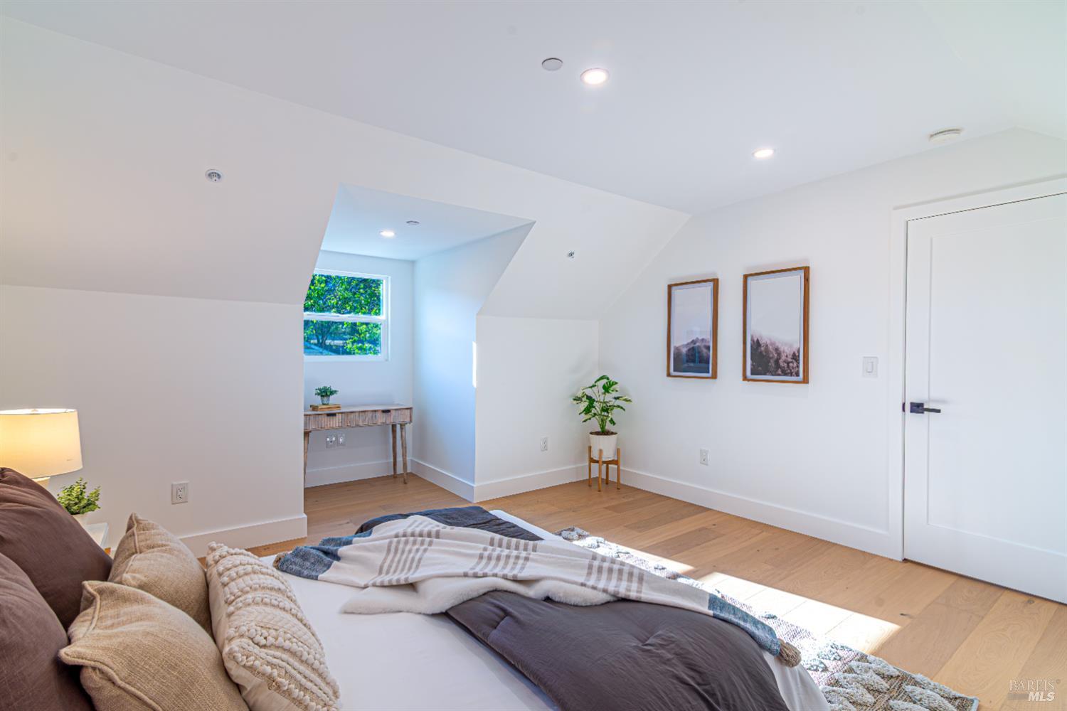 2550 Heatherstone Dr