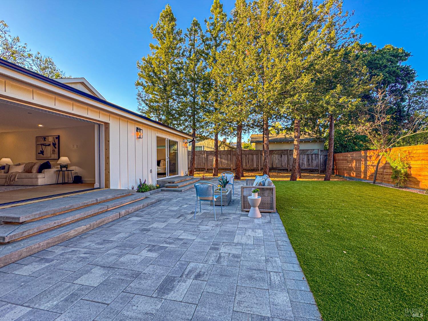 2550 Heatherstone Dr