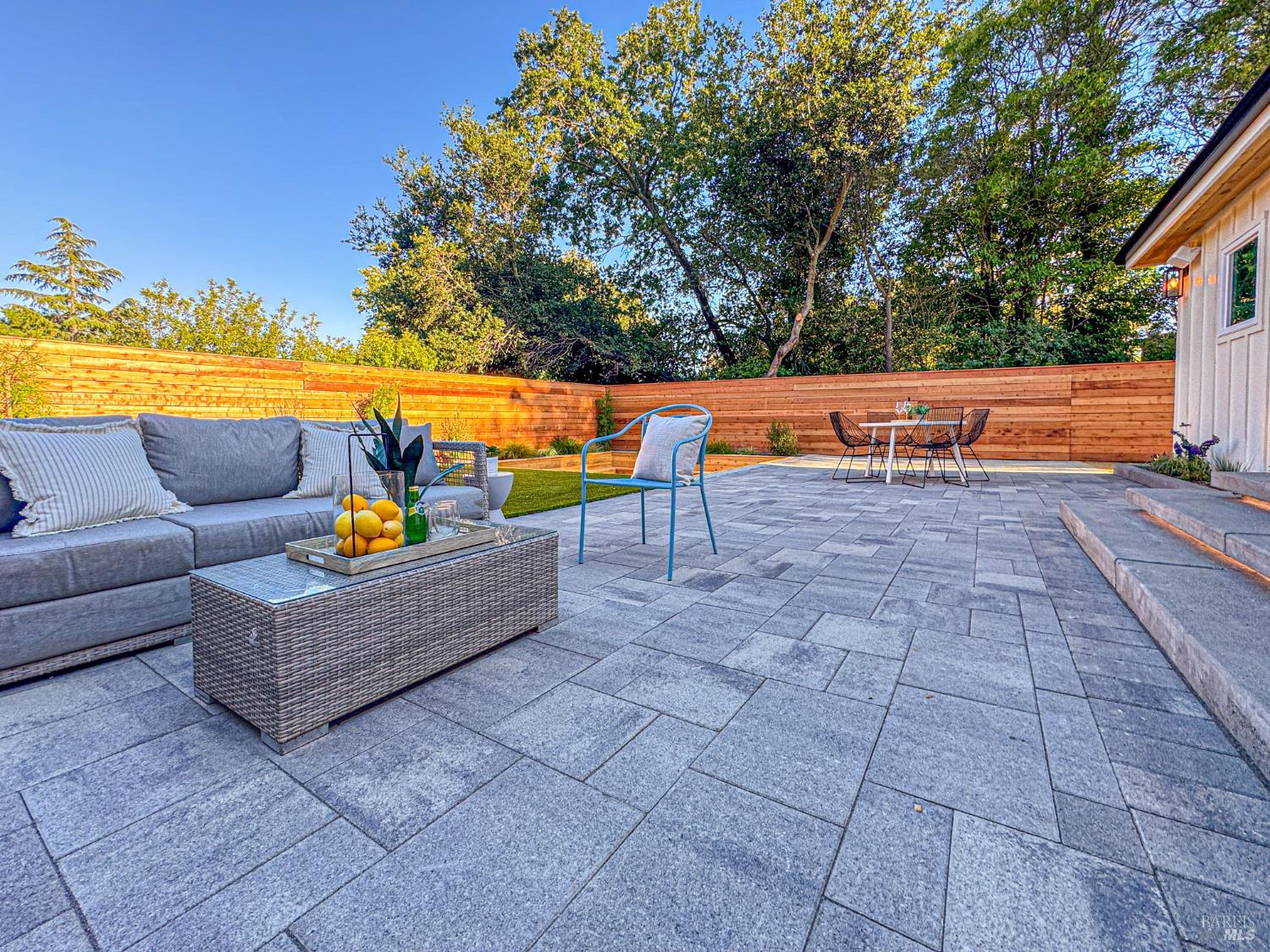 2550 Heatherstone Dr