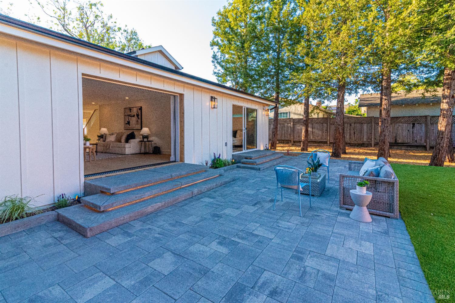 2550 Heatherstone Dr