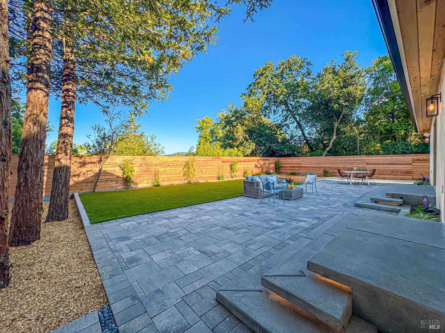 2550 Heatherstone Dr