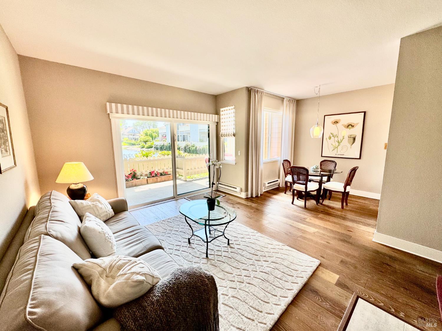 235 Shoreline Ct