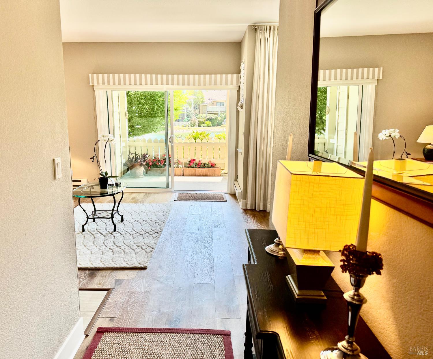 235 Shoreline Ct