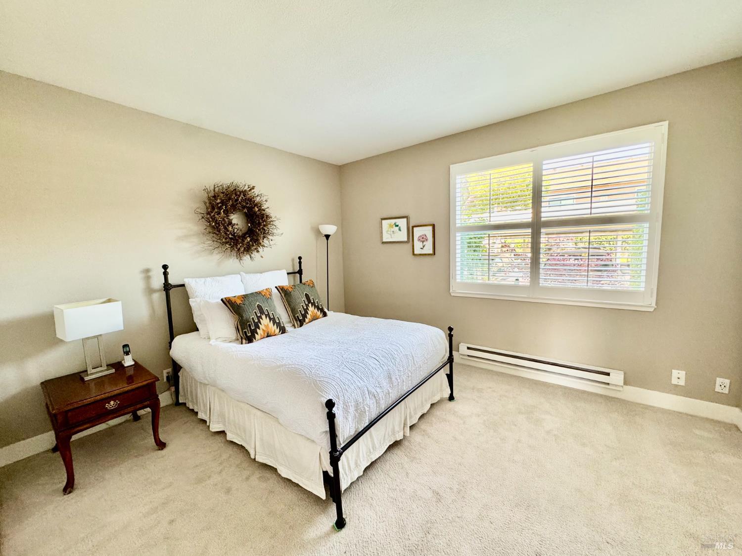 235 Shoreline Ct