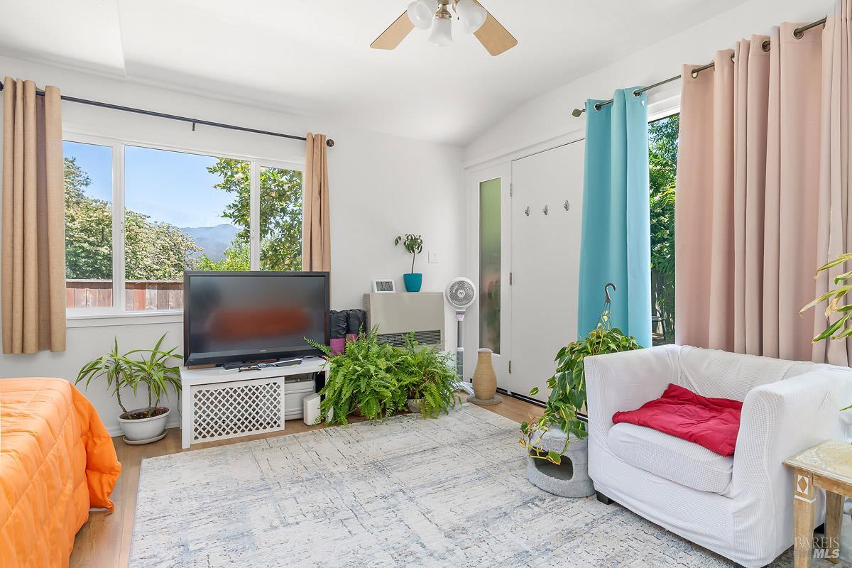 848 Marin Dr