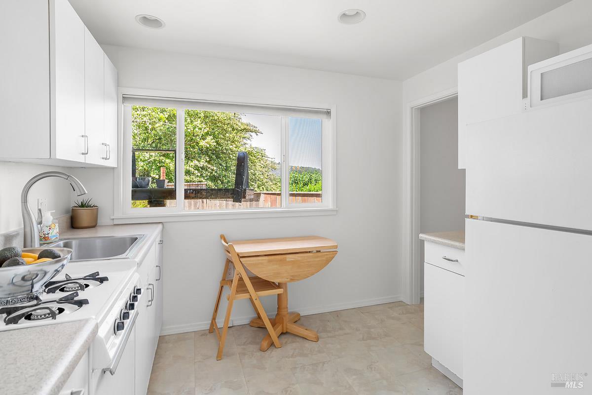 848 Marin Dr