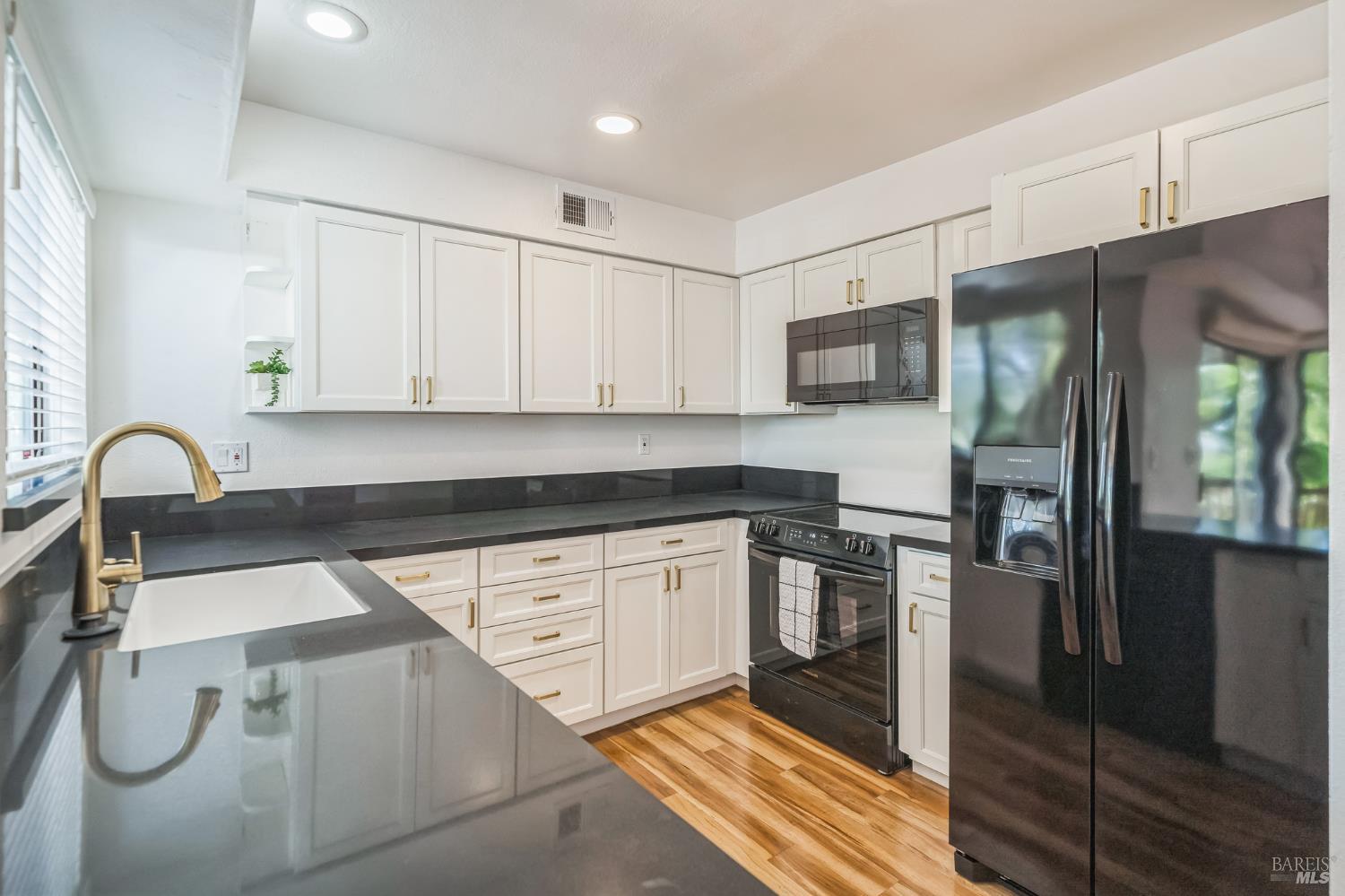 14 Summerhill Way