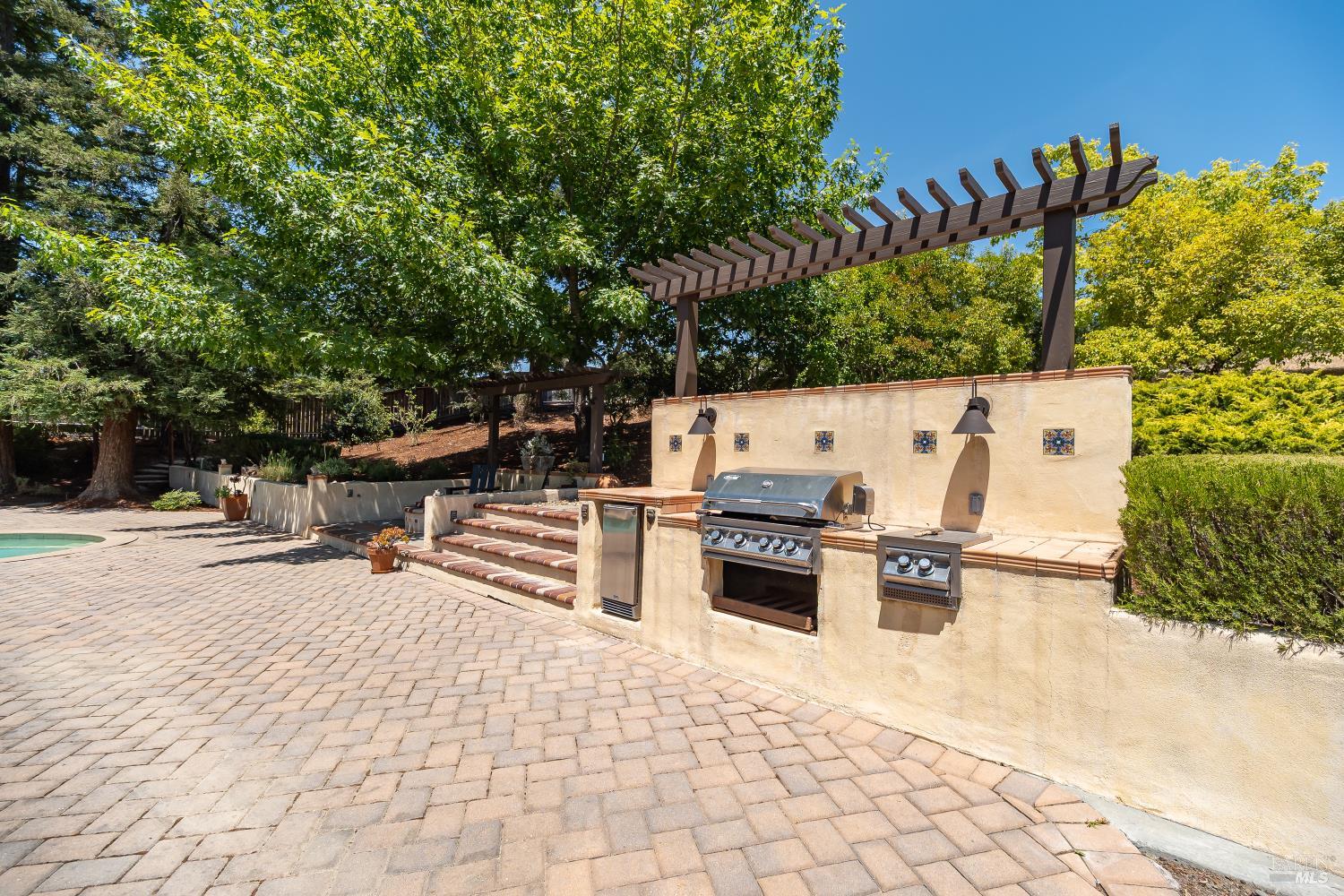 405 Encinosa Ct