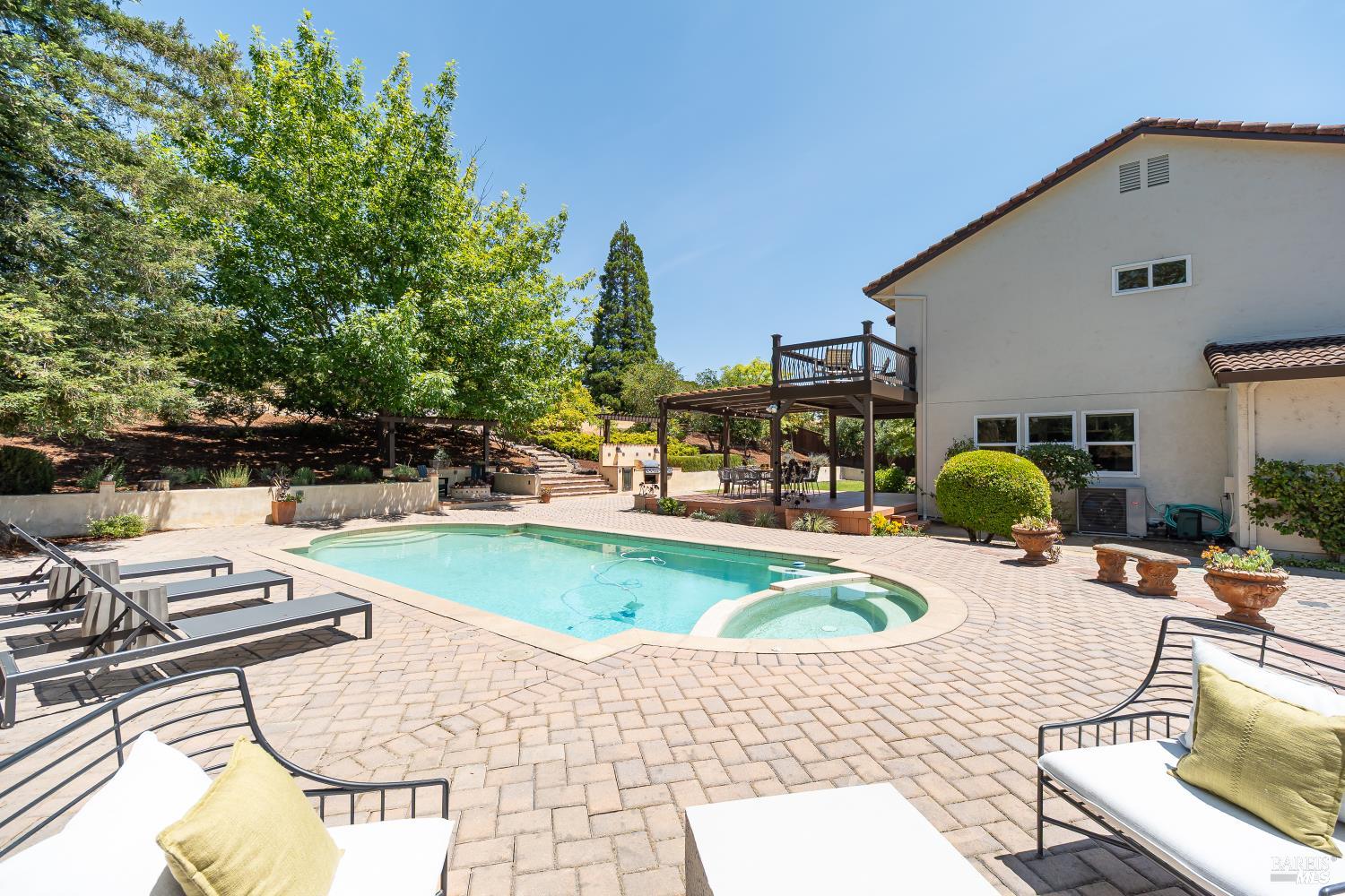 405 Encinosa Ct