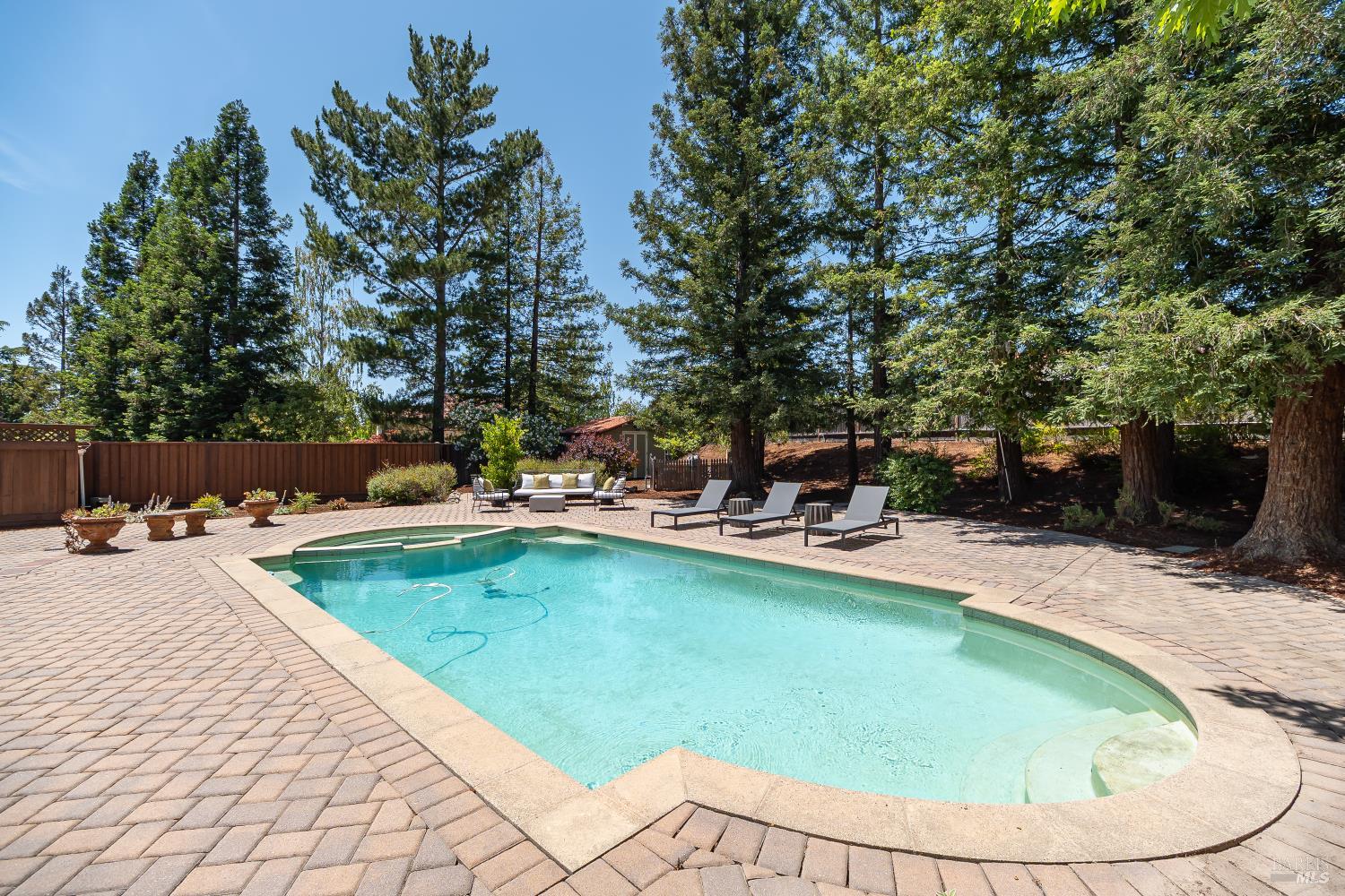 405 Encinosa Ct