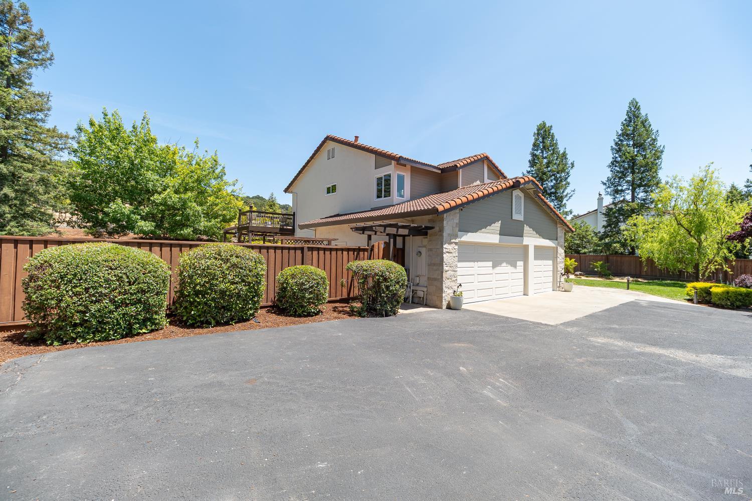 405 Encinosa Ct