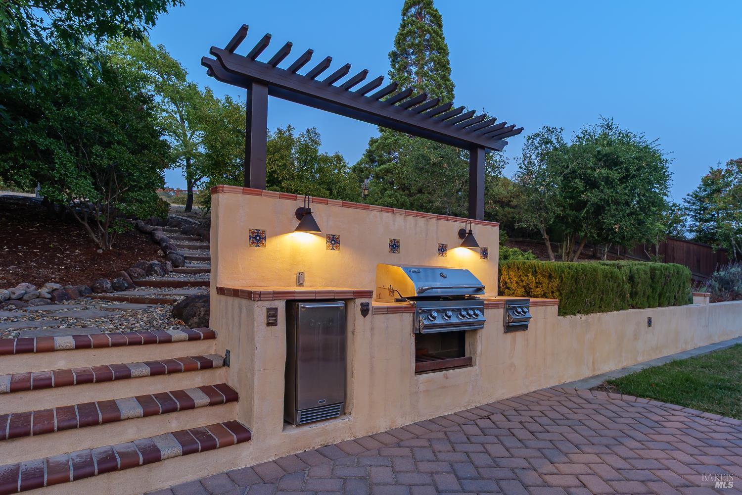 405 Encinosa Ct