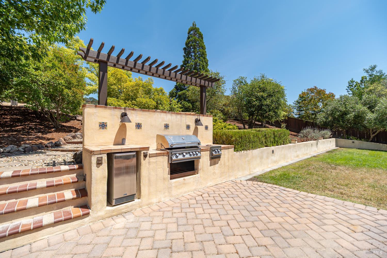 405 Encinosa Ct