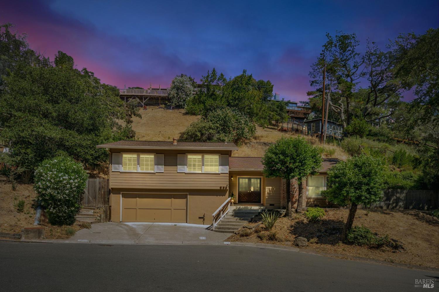 296 North Almenar Dr