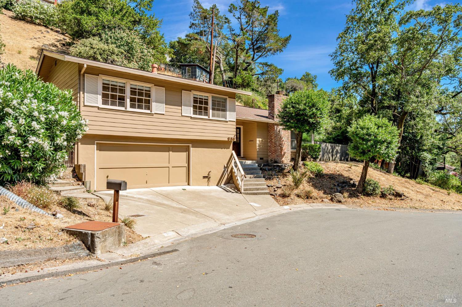 296 North Almenar Dr