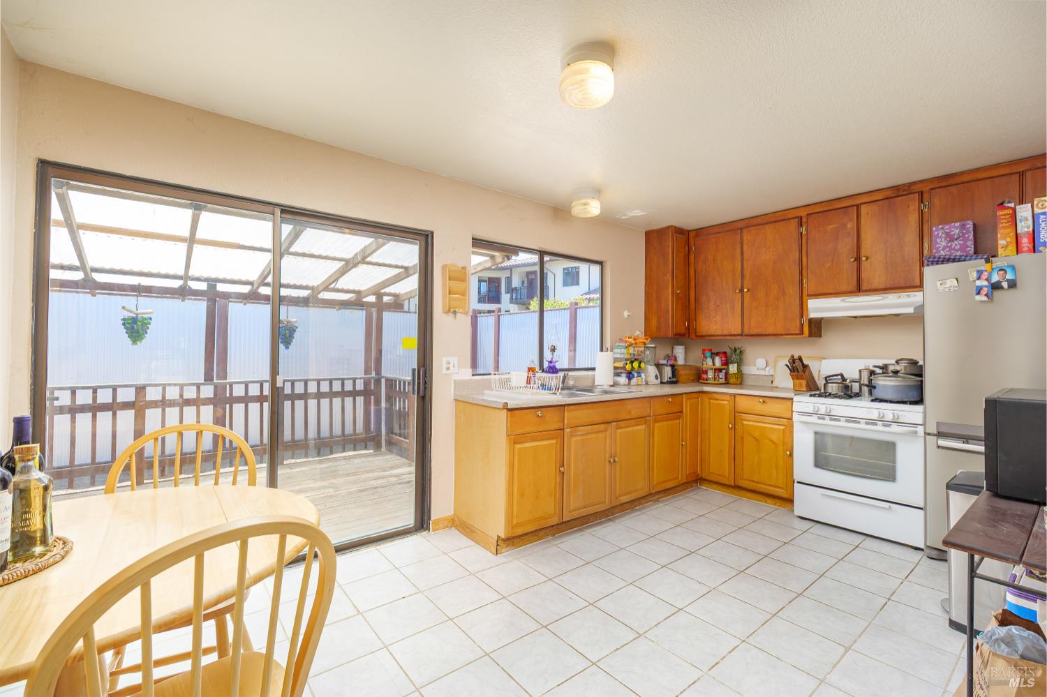 126 E Thomson Ave