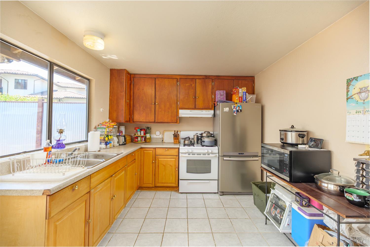 126 E Thomson Ave