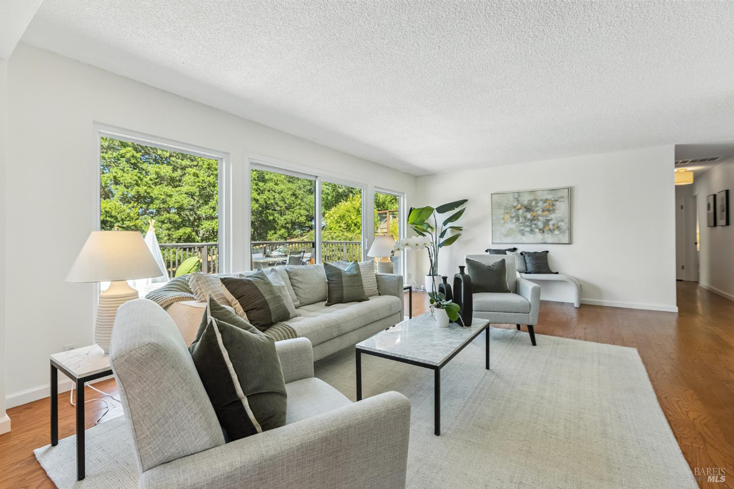 15 Manor View Dr