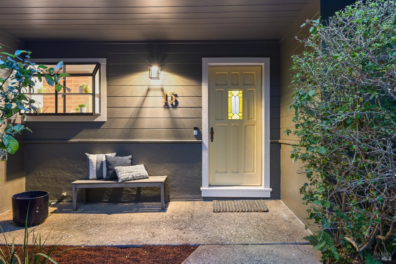 15 Manor View Dr