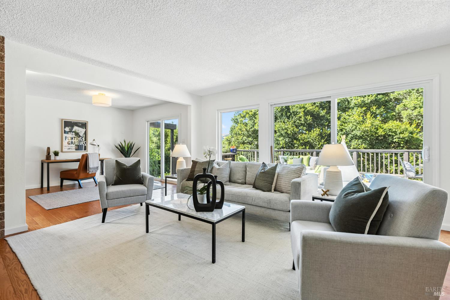 15 Manor View Dr