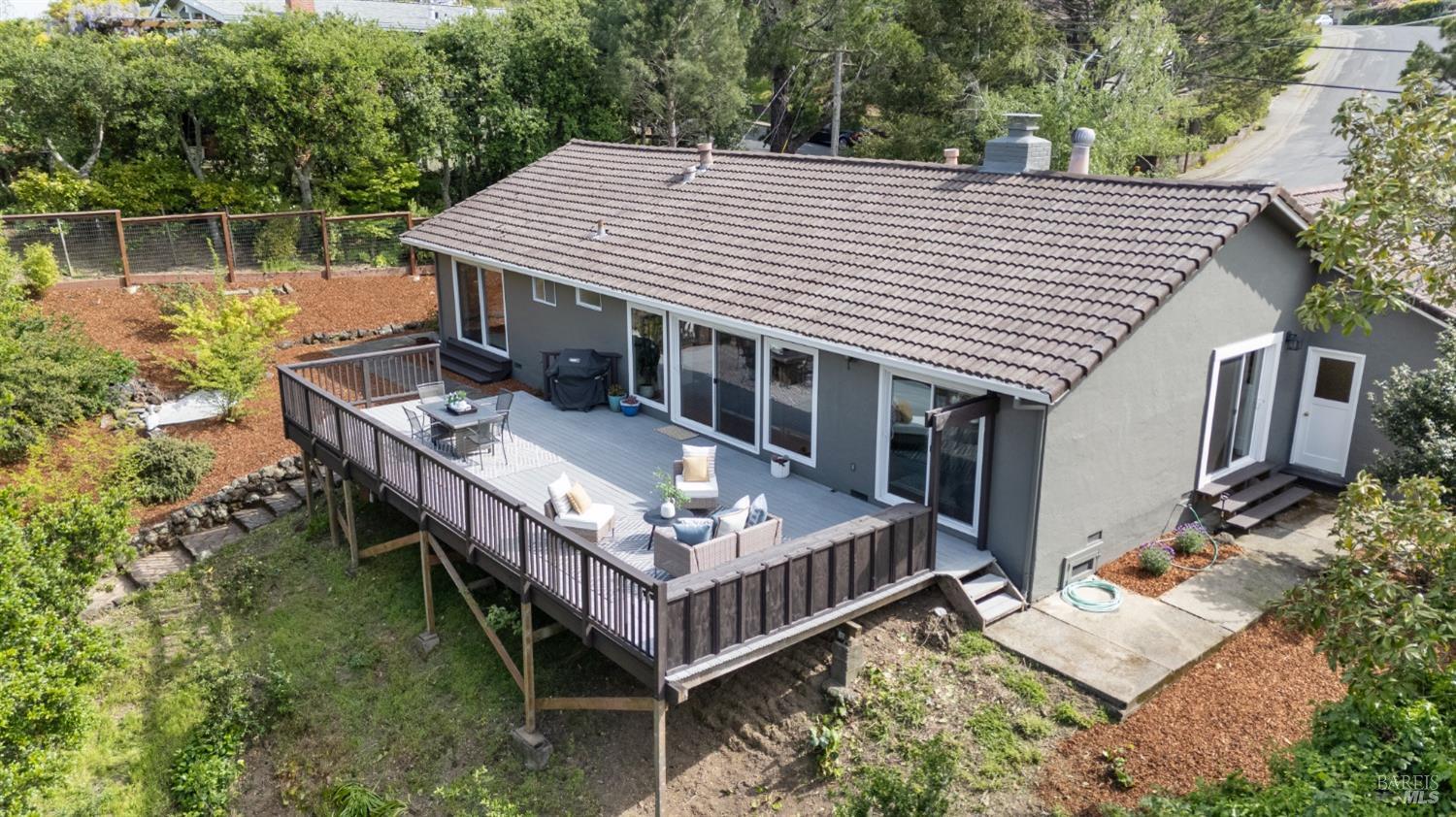 15 Manor View Dr
