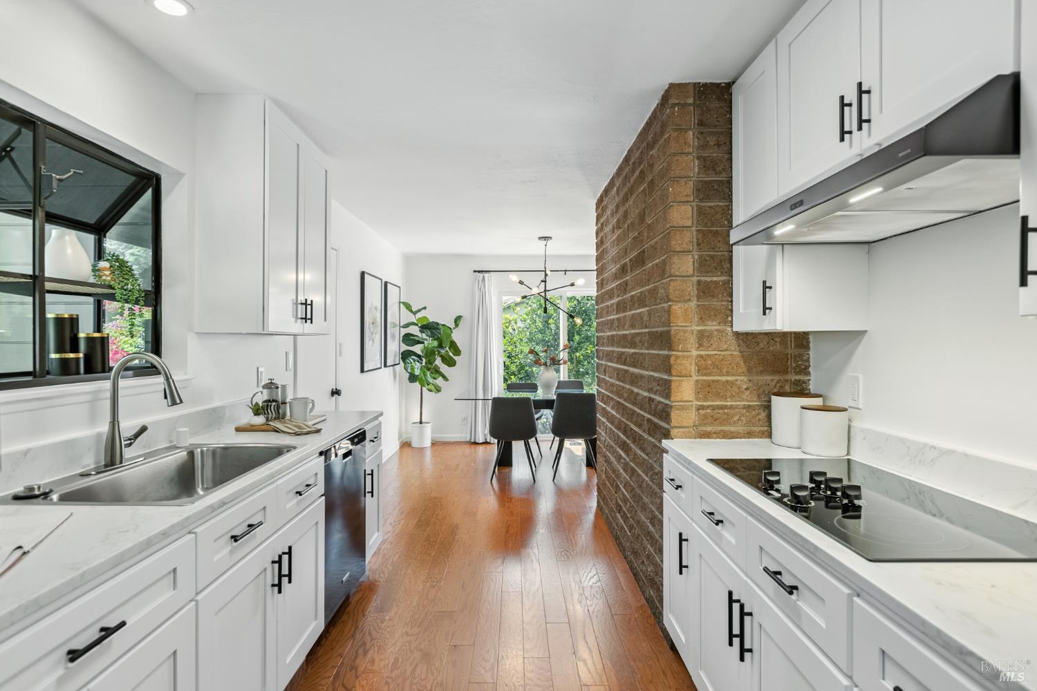 15 Manor View Dr