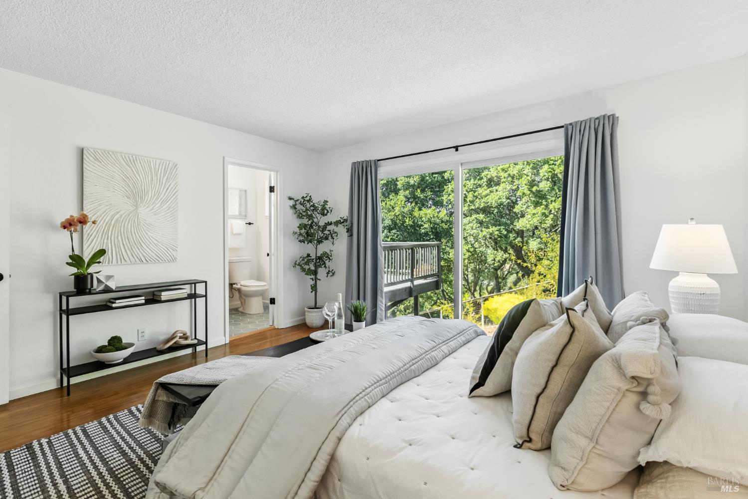 15 Manor View Dr