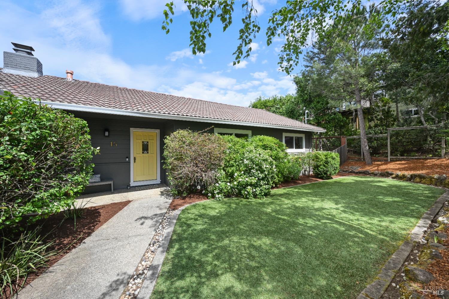 15 Manor View Dr