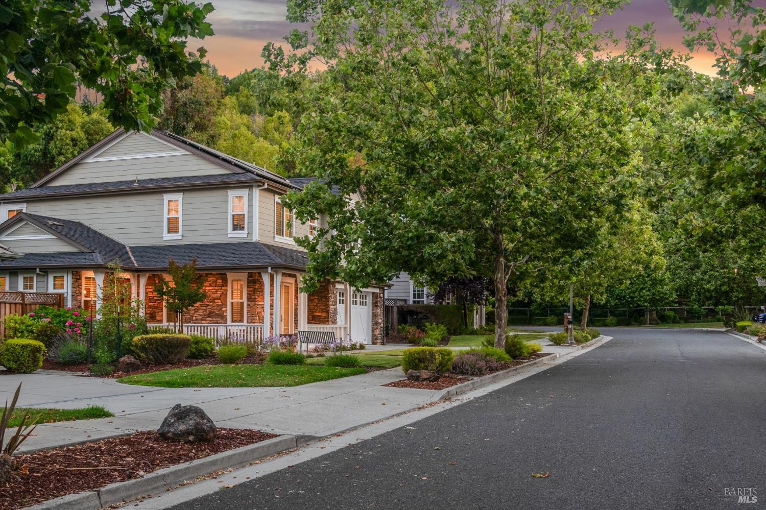 15 Creekview Ct